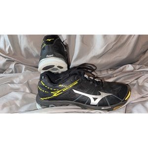 Mizuno wave lightening volleyball shoes